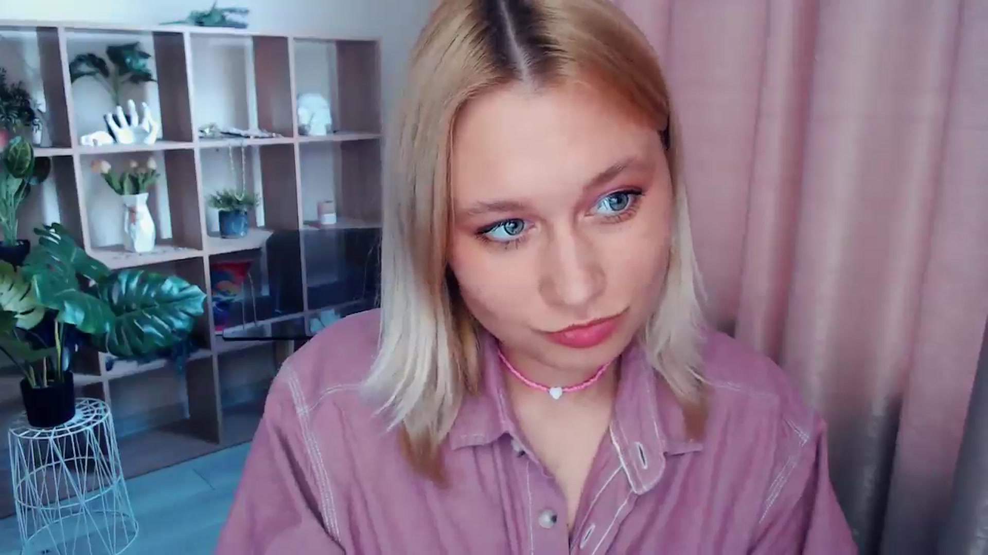 Gallery image thumbnail from Kukla_kolduna's myfreecams stream on, 05/17/2025, 15:52 image 17 of 20