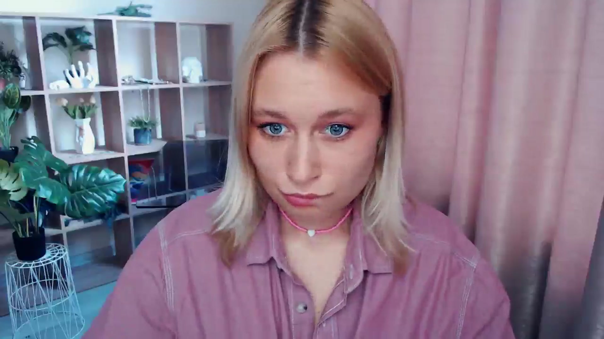 Gallery image thumbnail from Kukla_kolduna's myfreecams stream on, 05/17/2025, 15:52 image 13 of 20