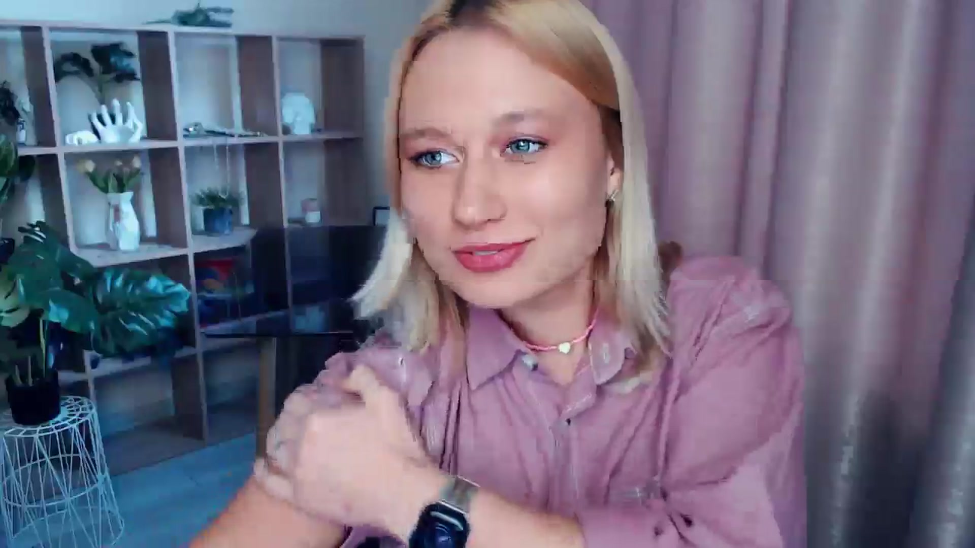 Gallery image thumbnail from Kukla_kolduna's myfreecams stream on, 05/17/2025, 17:40 image 3 of 20