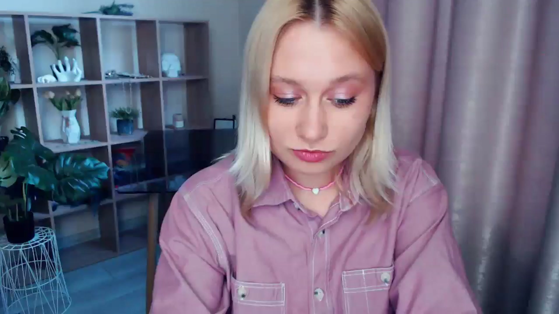 Gallery image thumbnail from Kukla_kolduna's myfreecams stream on, 05/17/2025, 17:40 image 4 of 20