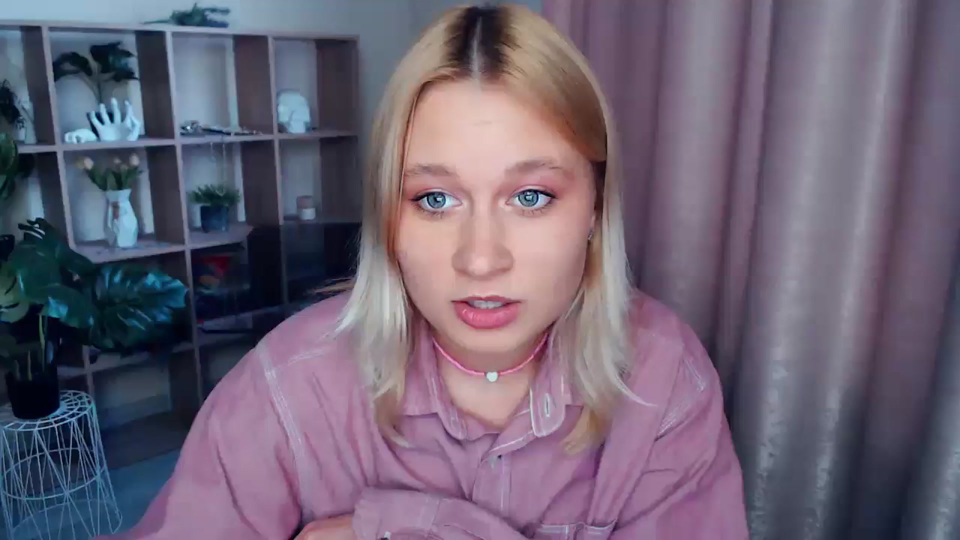 Gallery image thumbnail from Kukla_kolduna's myfreecams stream on, 05/17/2025, 17:40 image 14 of 20