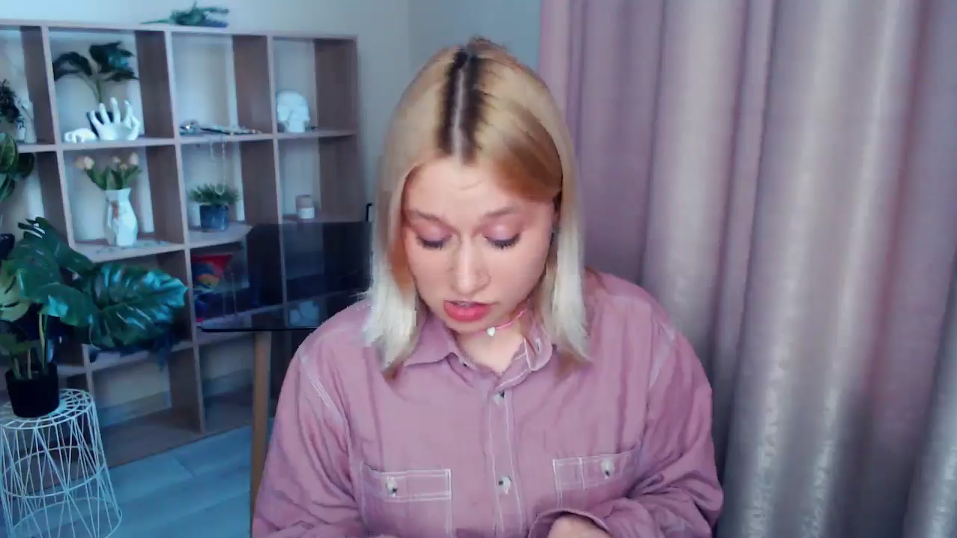 Gallery image thumbnail from Kukla_kolduna's myfreecams stream on, 05/17/2025, 17:40 image 5 of 20
