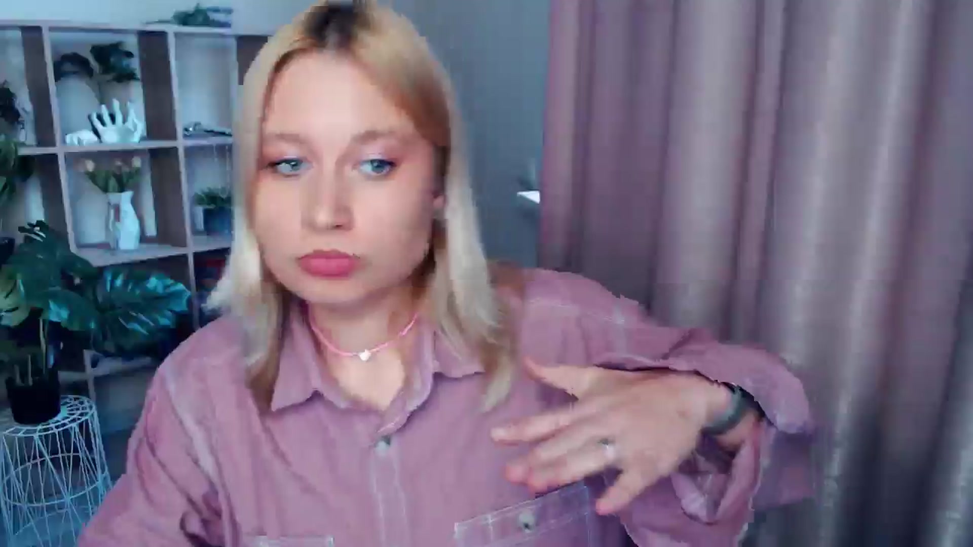 Gallery image thumbnail from Kukla_kolduna's myfreecams stream on, 05/17/2025, 17:40 image 6 of 20
