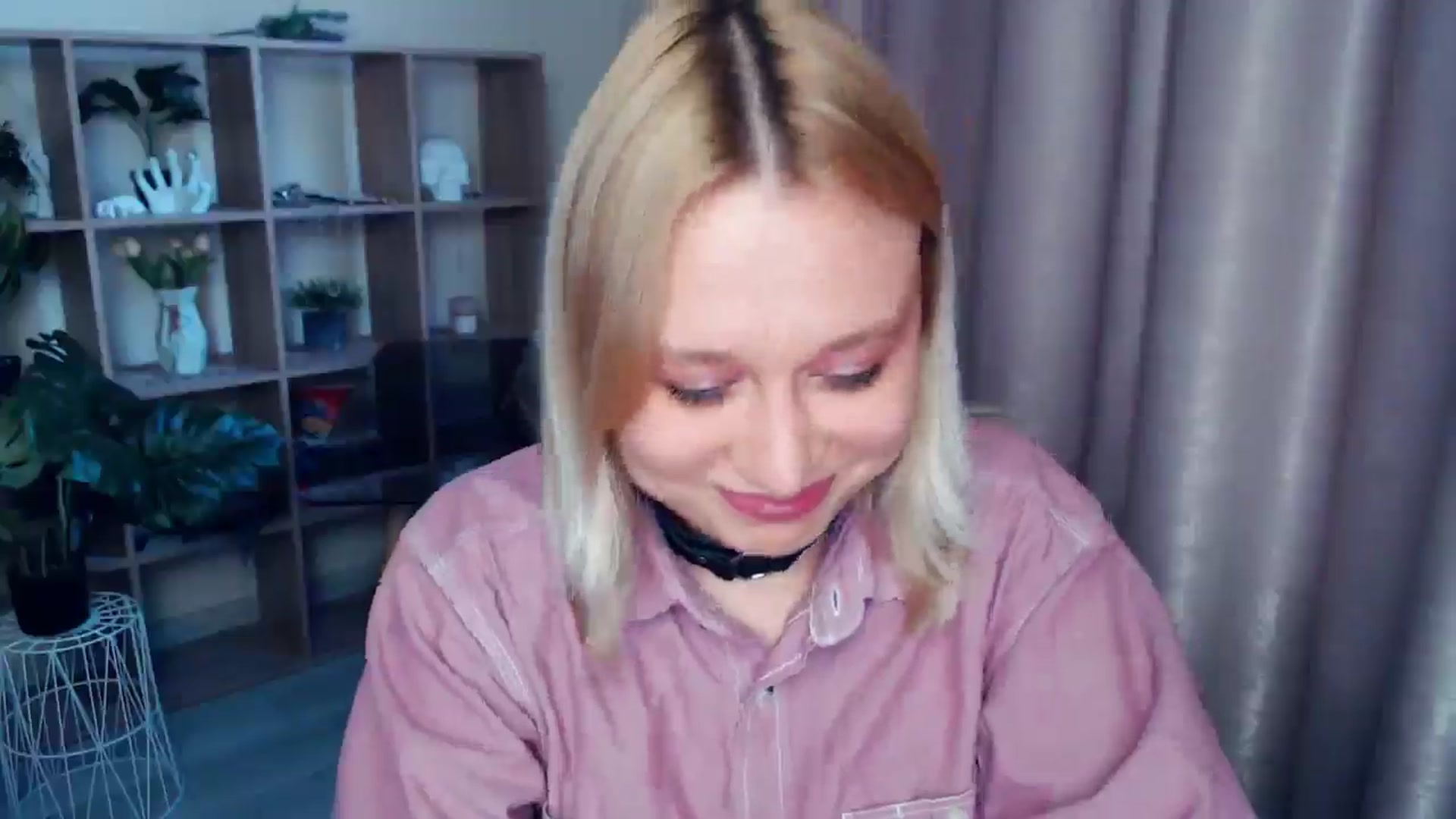 Gallery image thumbnail from Kukla_kolduna's myfreecams stream on, 05/17/2025, 17:40 image 18 of 20