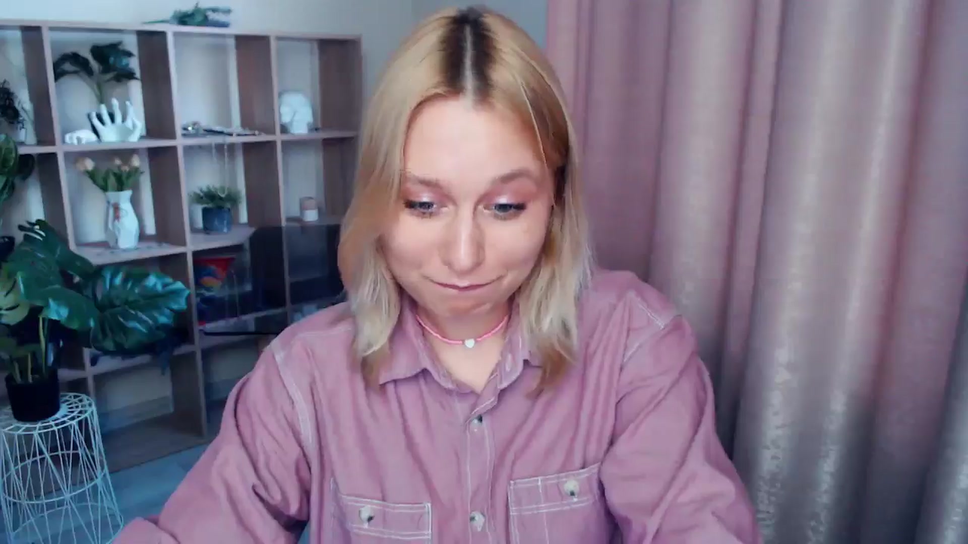 Gallery image thumbnail from Kukla_kolduna's myfreecams stream on, 05/17/2025, 17:40 image 9 of 20