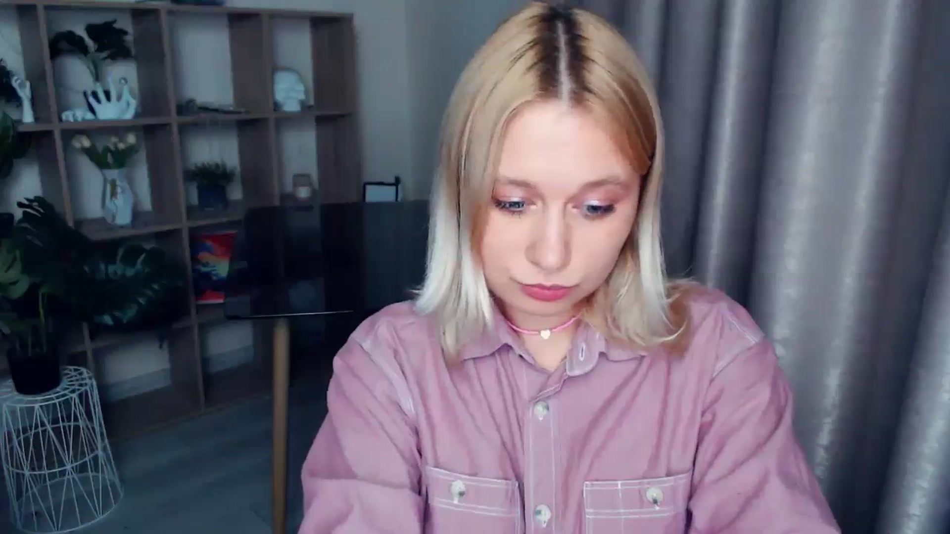 Gallery image thumbnail from Kukla_kolduna's myfreecams stream on, 05/17/2025, 18:32 image 8 of 20