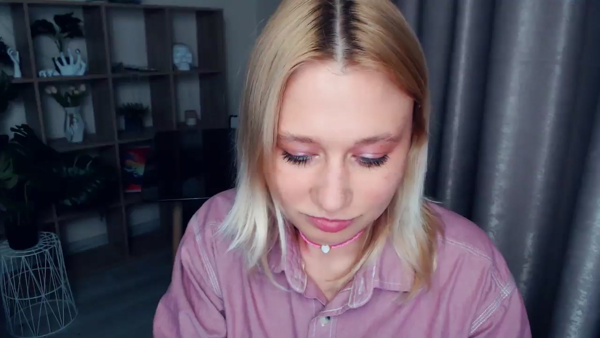 Gallery image thumbnail from Kukla_kolduna's myfreecams stream on, 05/17/2025, 18:32 image 13 of 20