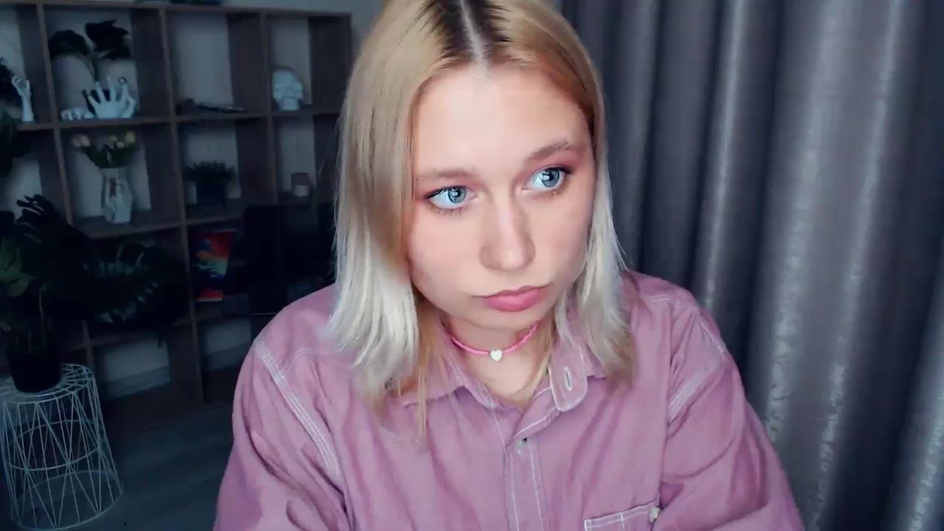 Gallery image thumbnail from Kukla_kolduna's myfreecams stream on, 05/17/2025, 18:32 image 18 of 20