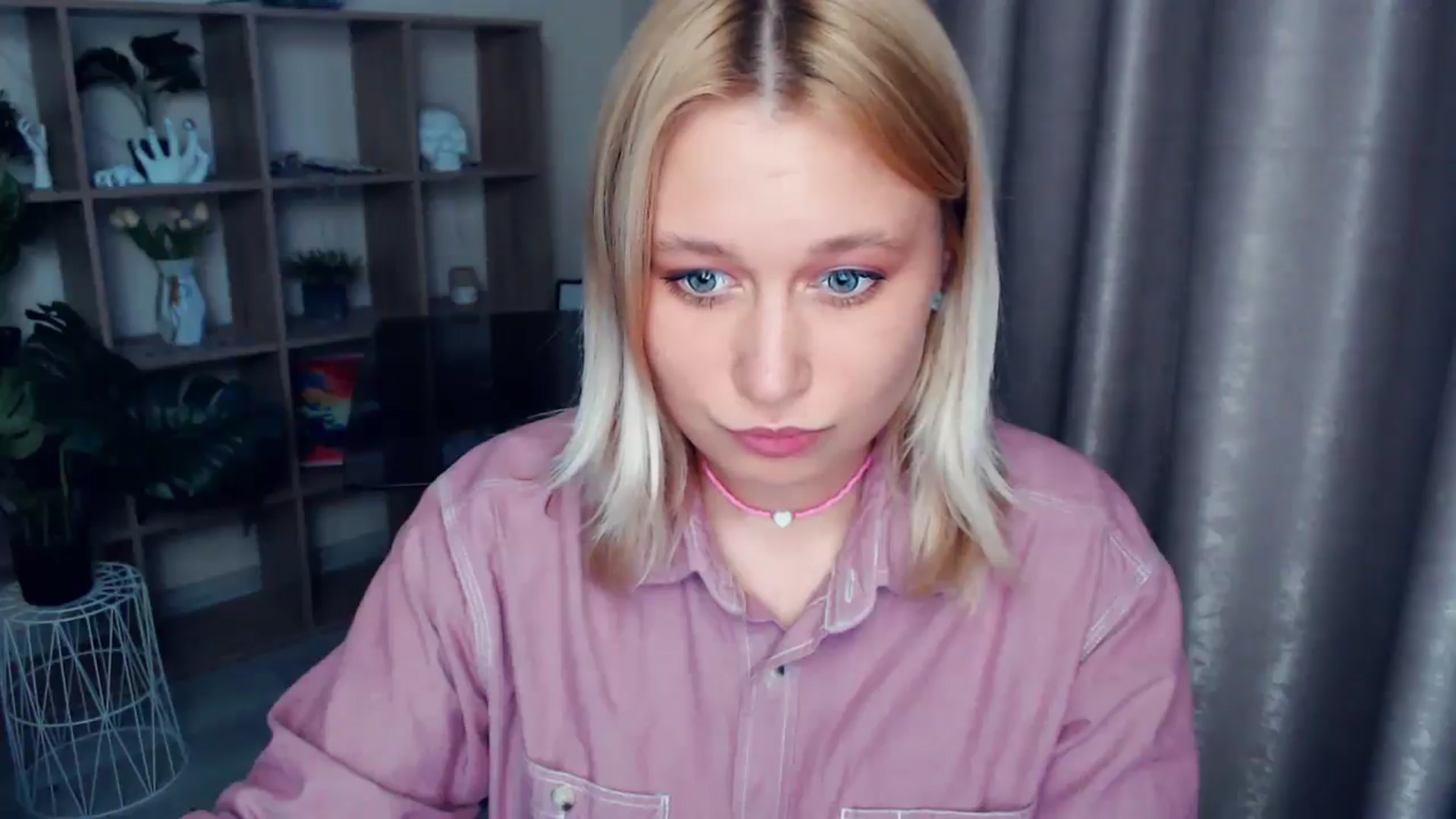 Gallery image thumbnail from Kukla_kolduna's myfreecams stream on, 05/17/2025, 18:32 image 2 of 20