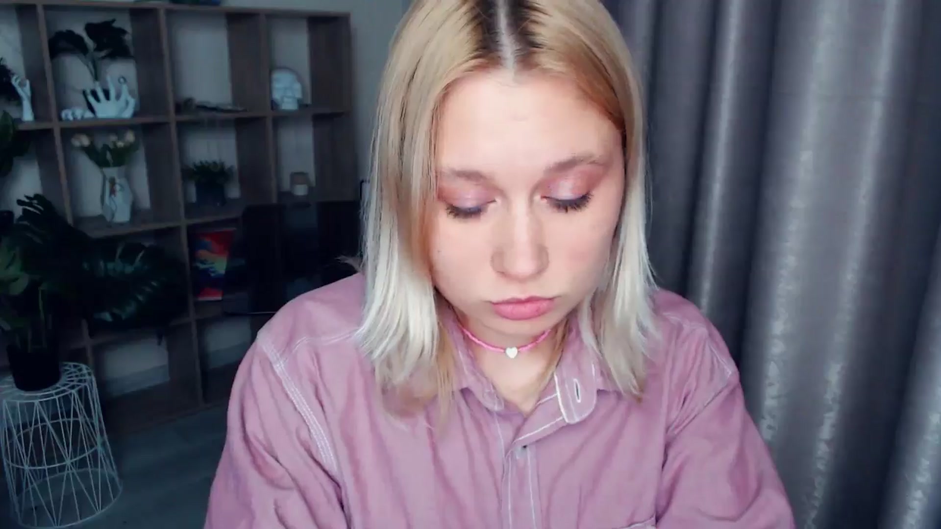 Gallery image thumbnail from Kukla_kolduna's myfreecams stream on, 05/17/2025, 18:32 image 20 of 20