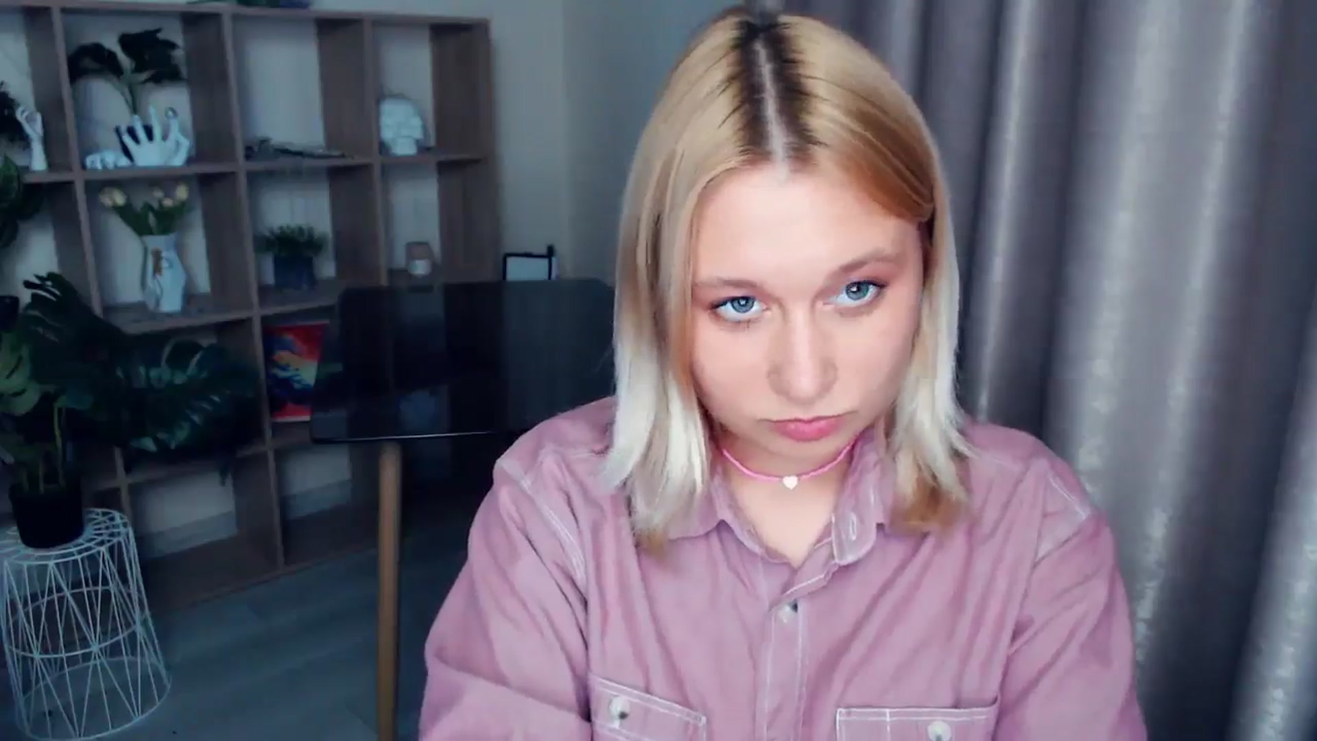 Gallery image thumbnail from Kukla_kolduna's myfreecams stream on, 05/17/2025, 18:32 image 3 of 20