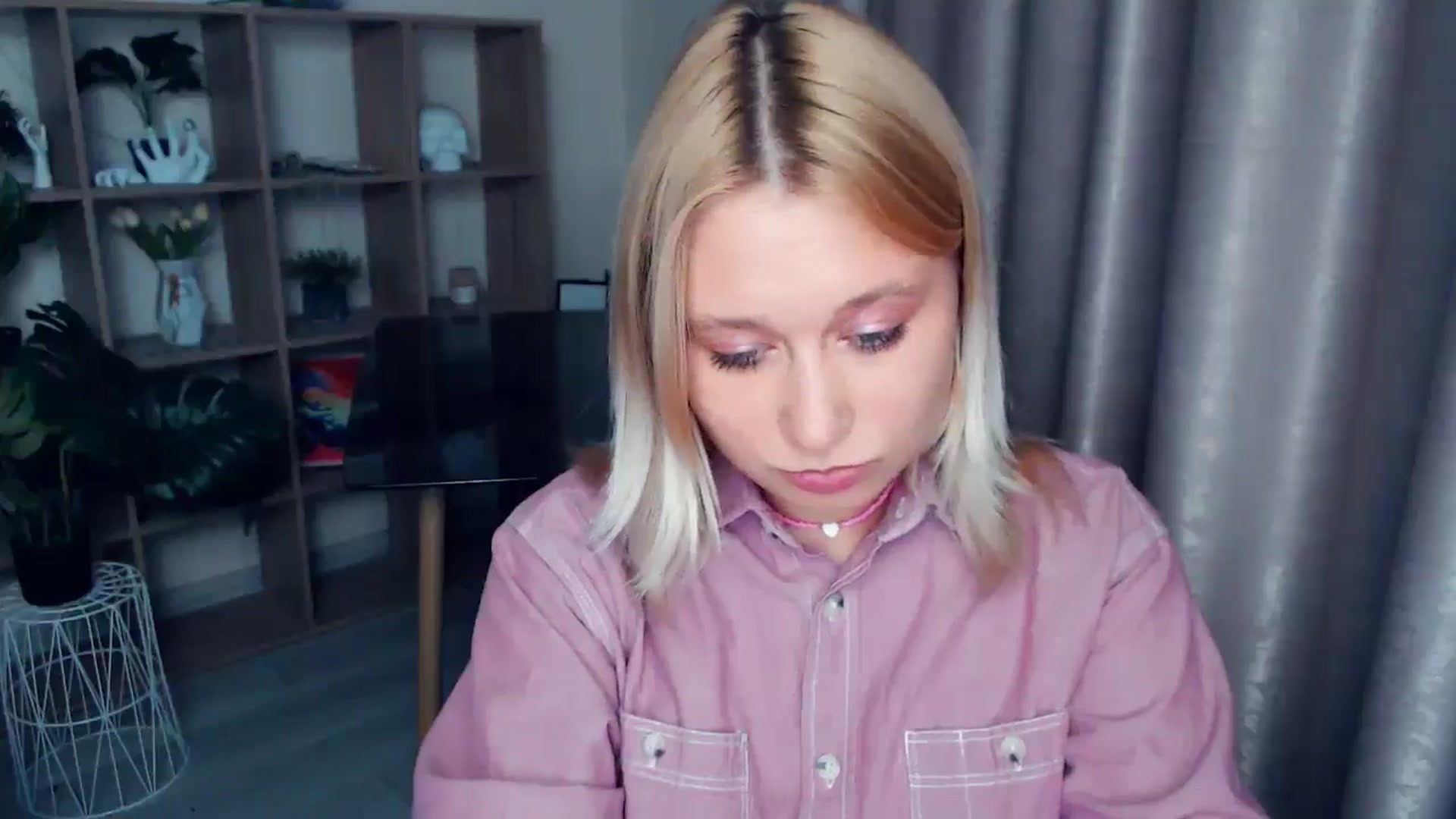 Gallery image thumbnail from Kukla_kolduna's myfreecams stream on, 05/17/2025, 18:32 image 5 of 20