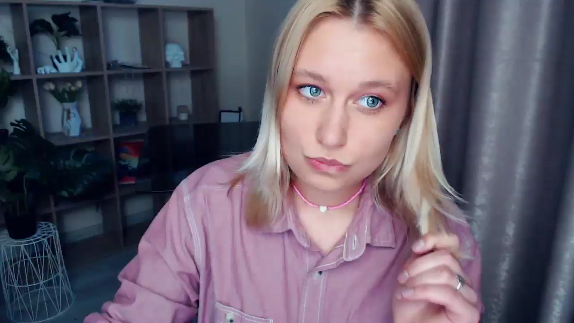 Gallery image thumbnail from Kukla_kolduna's myfreecams stream on, 05/17/2025, 18:32 image 1 of 20