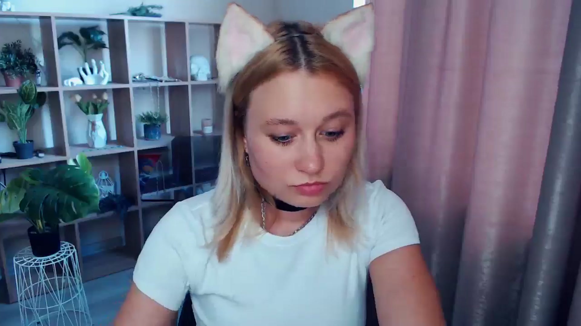 Gallery image thumbnail from Kukla_kolduna's myfreecams stream on, 05/18/2025, 18:11 image 9 of 20