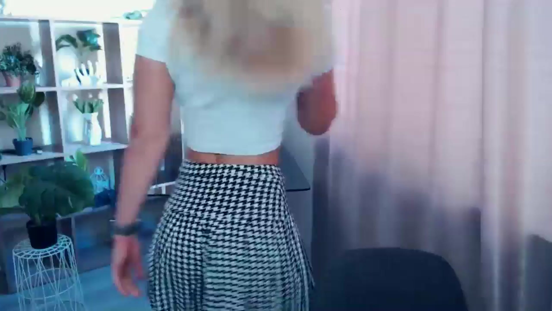 Gallery image thumbnail from Kukla_kolduna's myfreecams stream on, 05/18/2025, 18:11 image 1 of 20