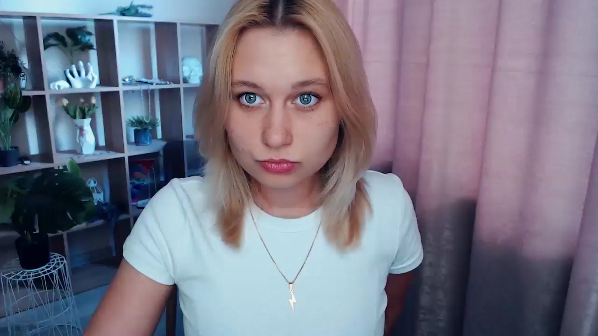 Gallery image thumbnail from Kukla_kolduna's myfreecams stream on, 05/21/2025, 16:34 image 1 of 20