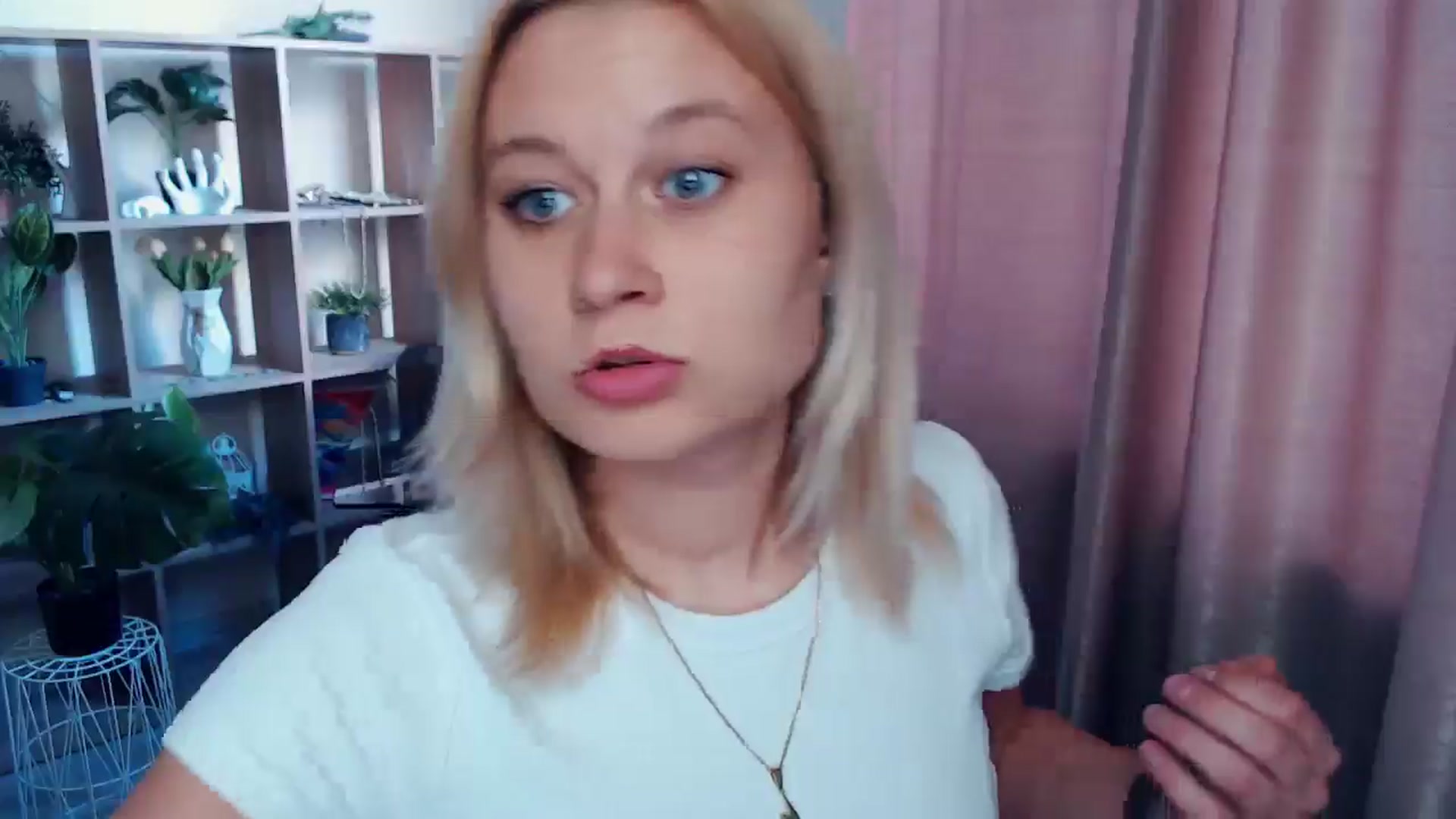 Gallery image thumbnail from Kukla_kolduna's myfreecams stream on, 05/21/2025, 16:34 image 19 of 20