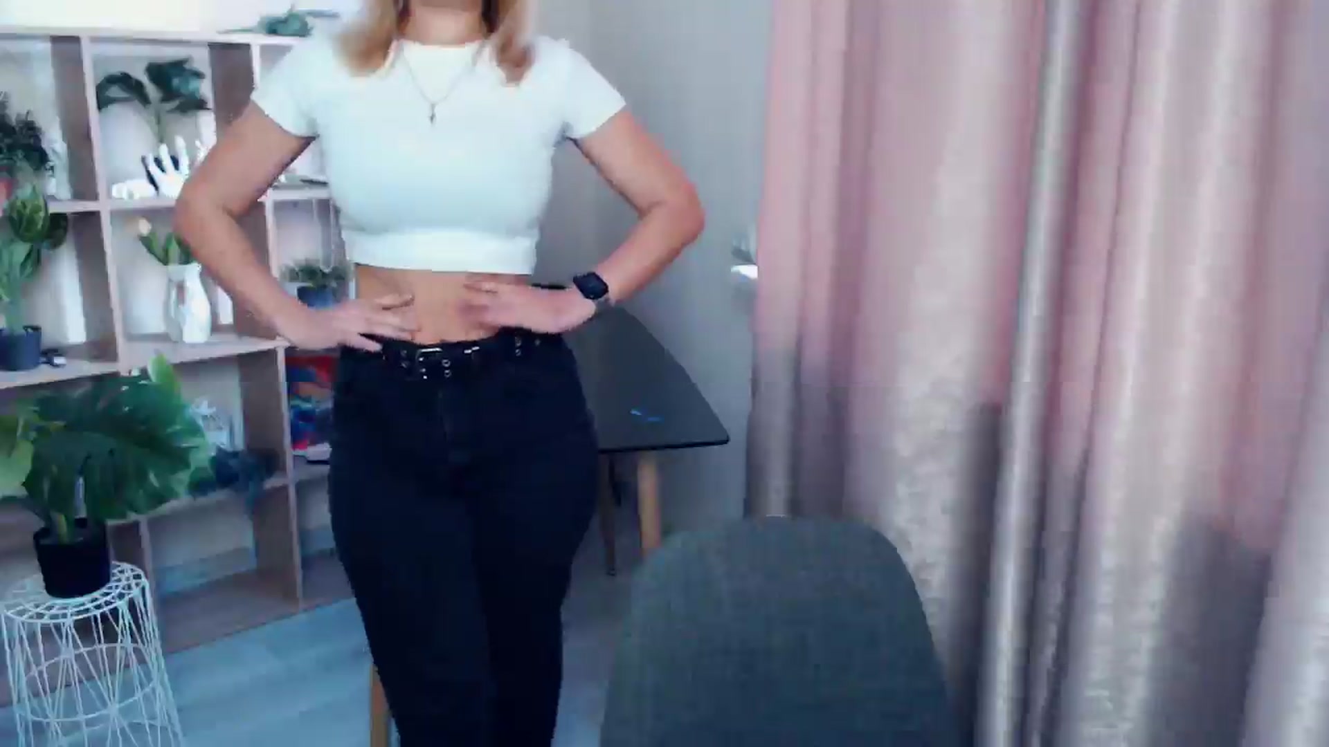 Gallery image thumbnail from Kukla_kolduna's myfreecams stream on, 05/21/2025, 18:11 image 11 of 20