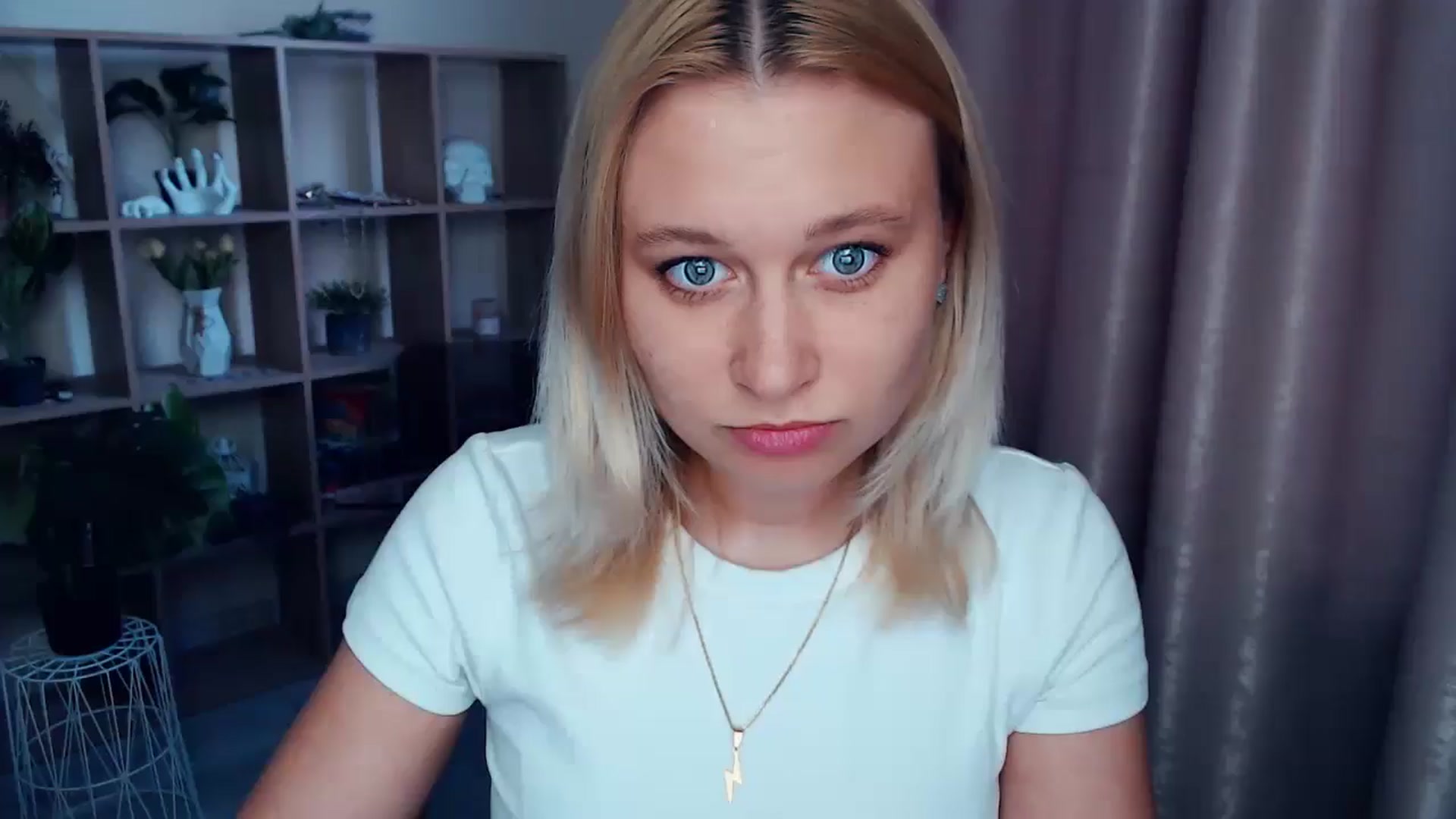 Gallery image thumbnail from Kukla_kolduna's myfreecams stream on, 05/21/2025, 18:11 image 12 of 20