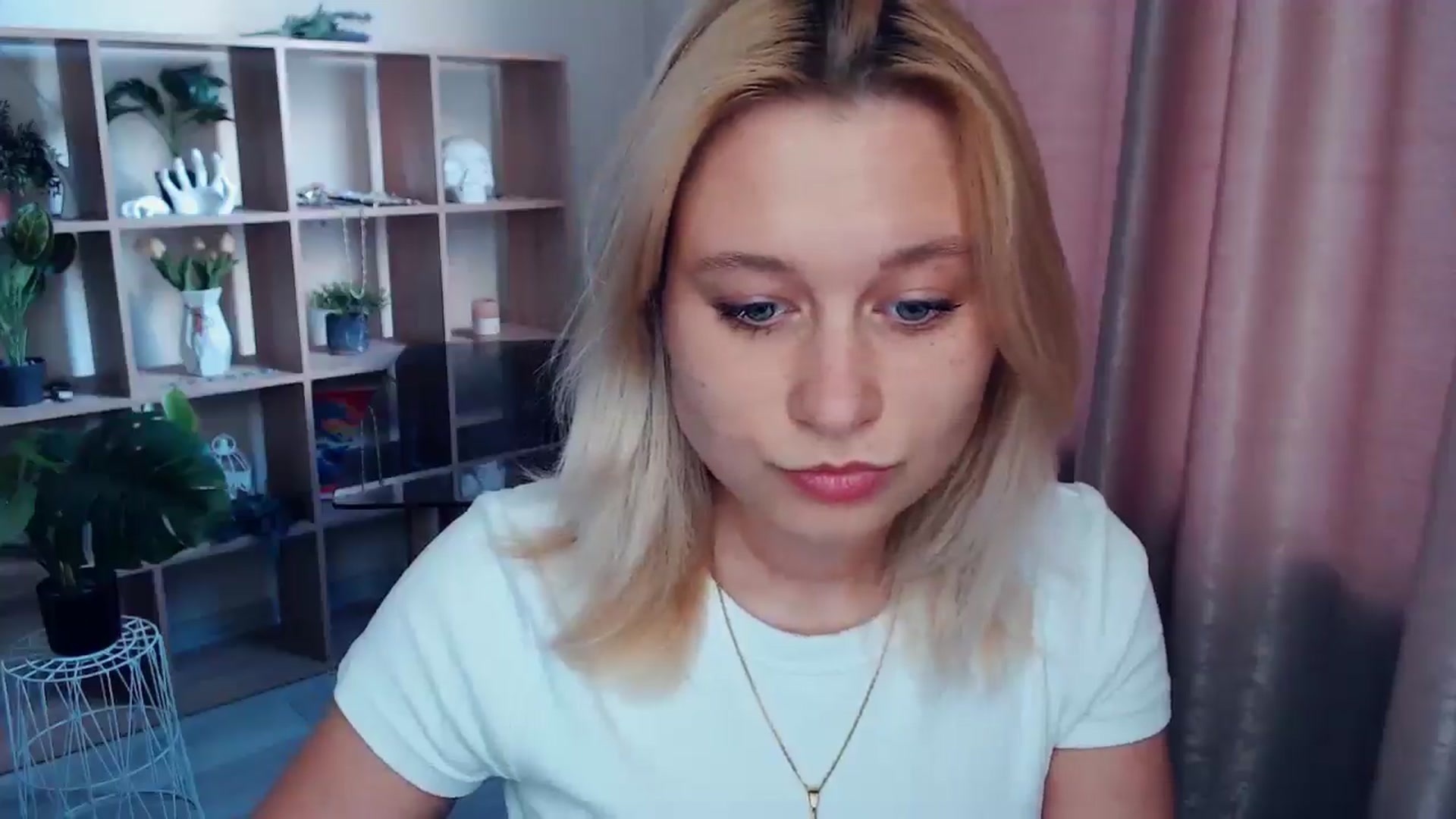 Gallery image thumbnail from Kukla_kolduna's myfreecams stream on, 05/21/2025, 18:11 image 3 of 20