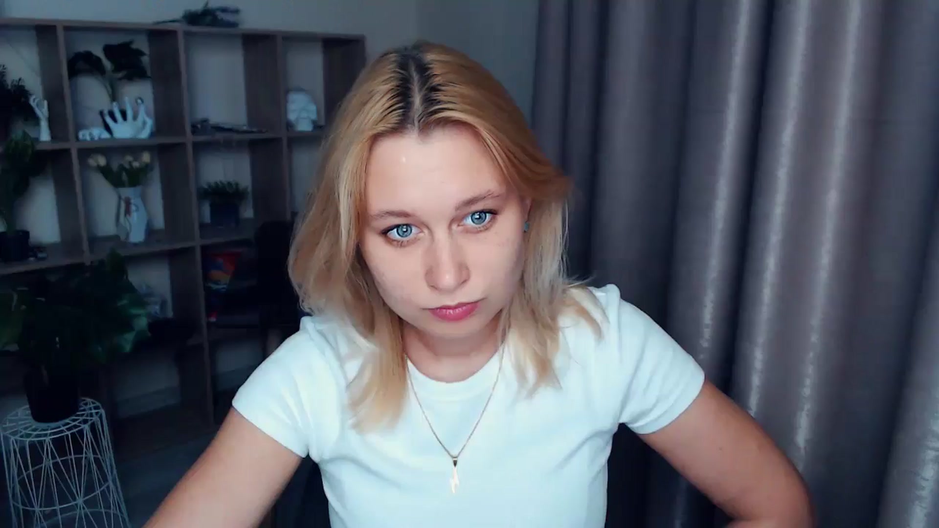 Gallery image thumbnail from Kukla_kolduna's myfreecams stream on, 05/21/2025, 18:11 image 19 of 20