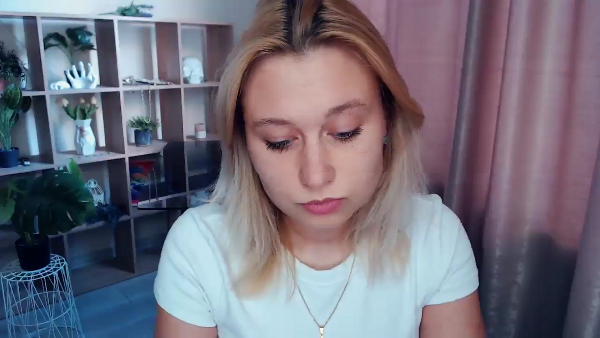 Gallery image thumbnail from Kukla_kolduna's myfreecams stream on, 05/21/2025, 18:11 image 2 of 20