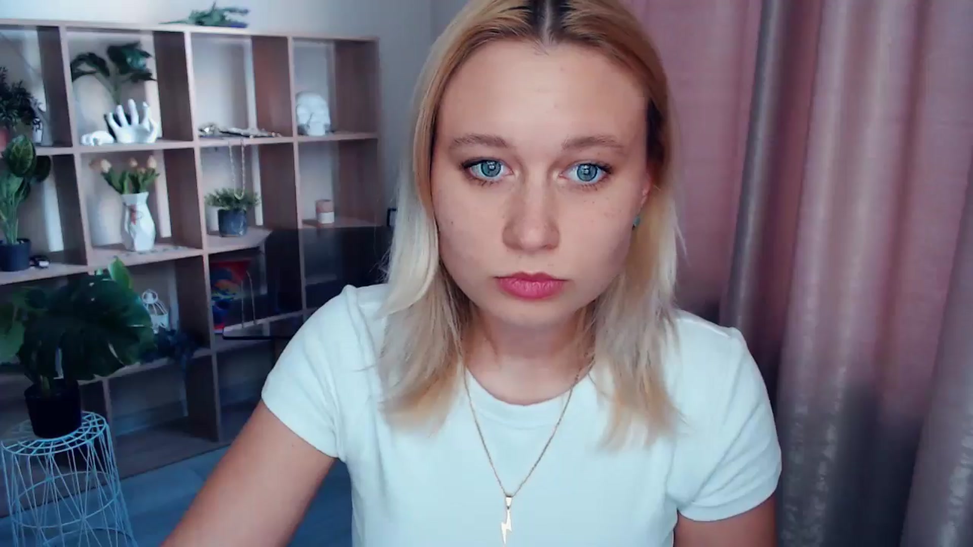 Gallery image thumbnail from Kukla_kolduna's myfreecams stream on, 05/21/2025, 18:11 image 5 of 20