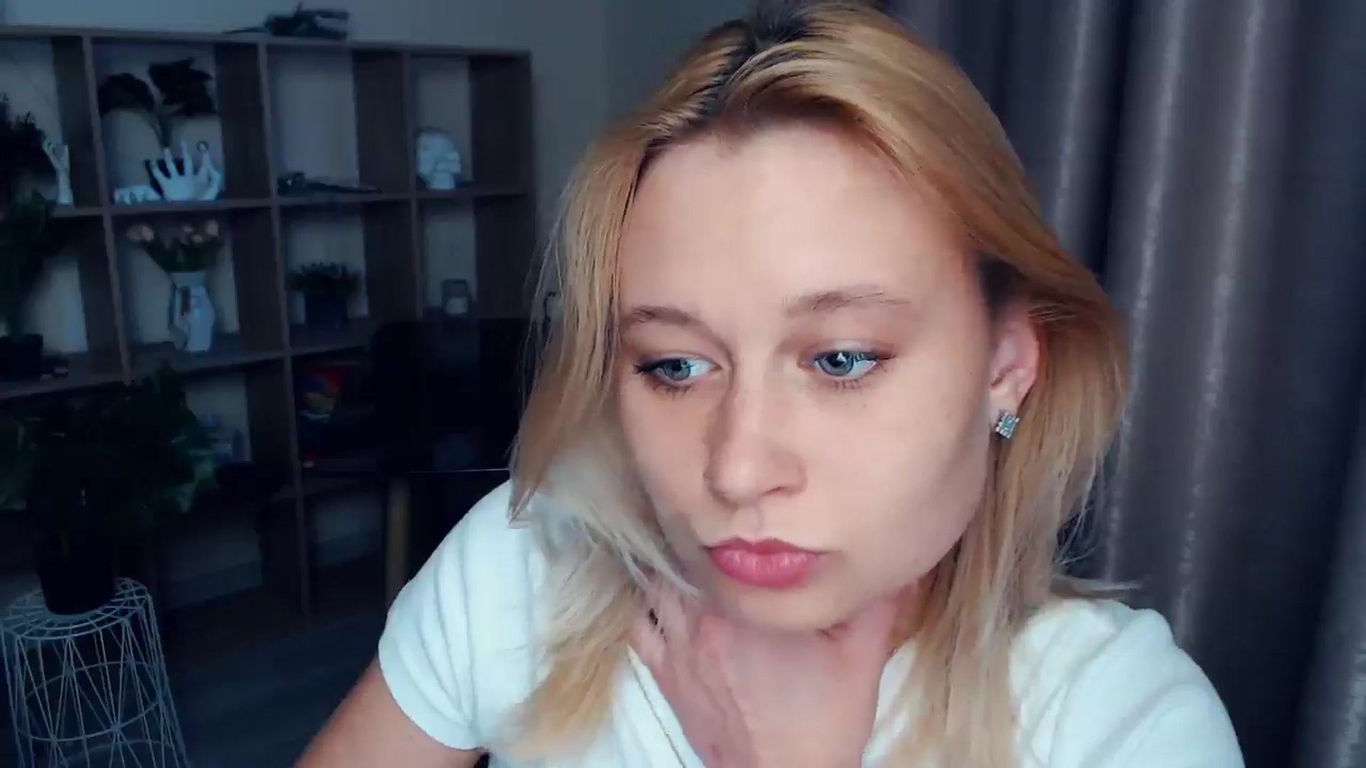 Gallery image thumbnail from Kukla_kolduna's myfreecams stream on, 05/21/2025, 18:11 image 18 of 20