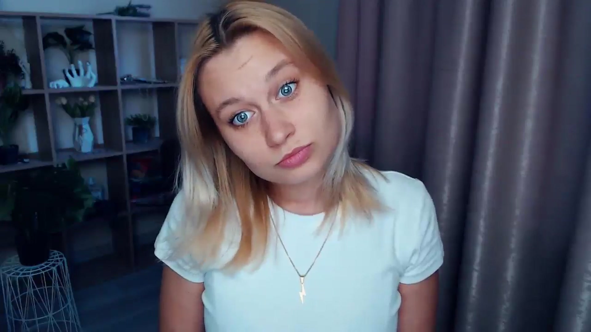 Gallery image thumbnail from Kukla_kolduna's myfreecams stream on, 05/21/2025, 18:11 image 14 of 20