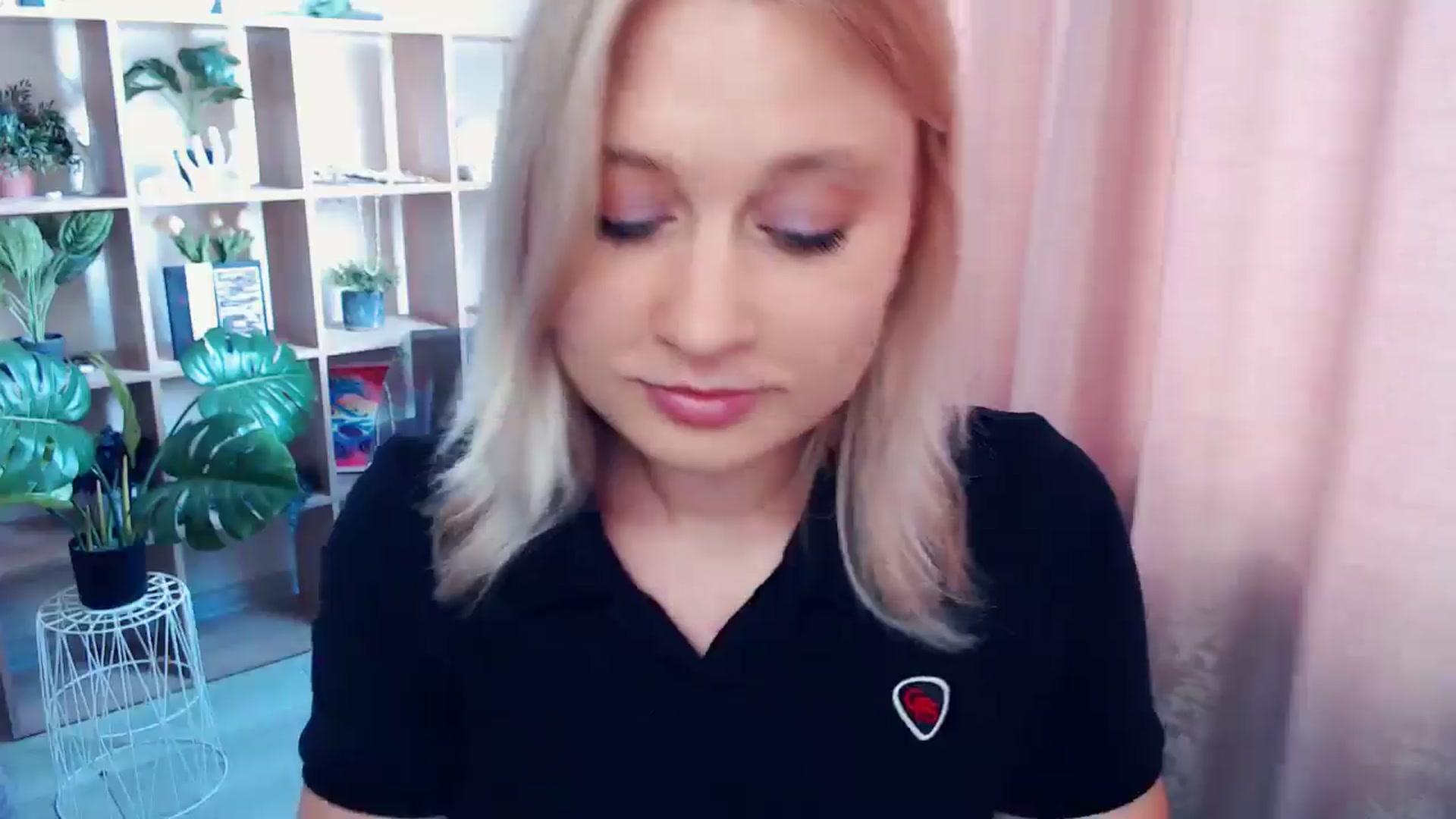 Gallery image thumbnail from Kukla_kolduna's myfreecams stream on, 05/24/2025, 10:37 image 19 of 20