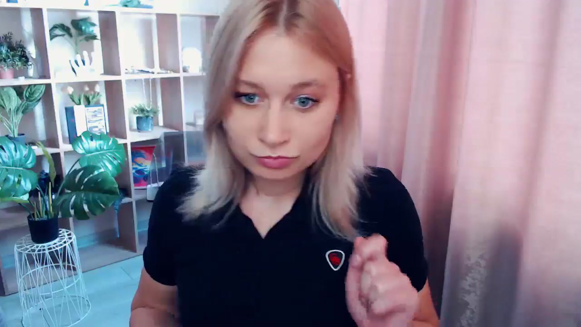 Gallery image thumbnail from Kukla_kolduna's myfreecams stream on, 05/24/2025, 10:37 image 17 of 20