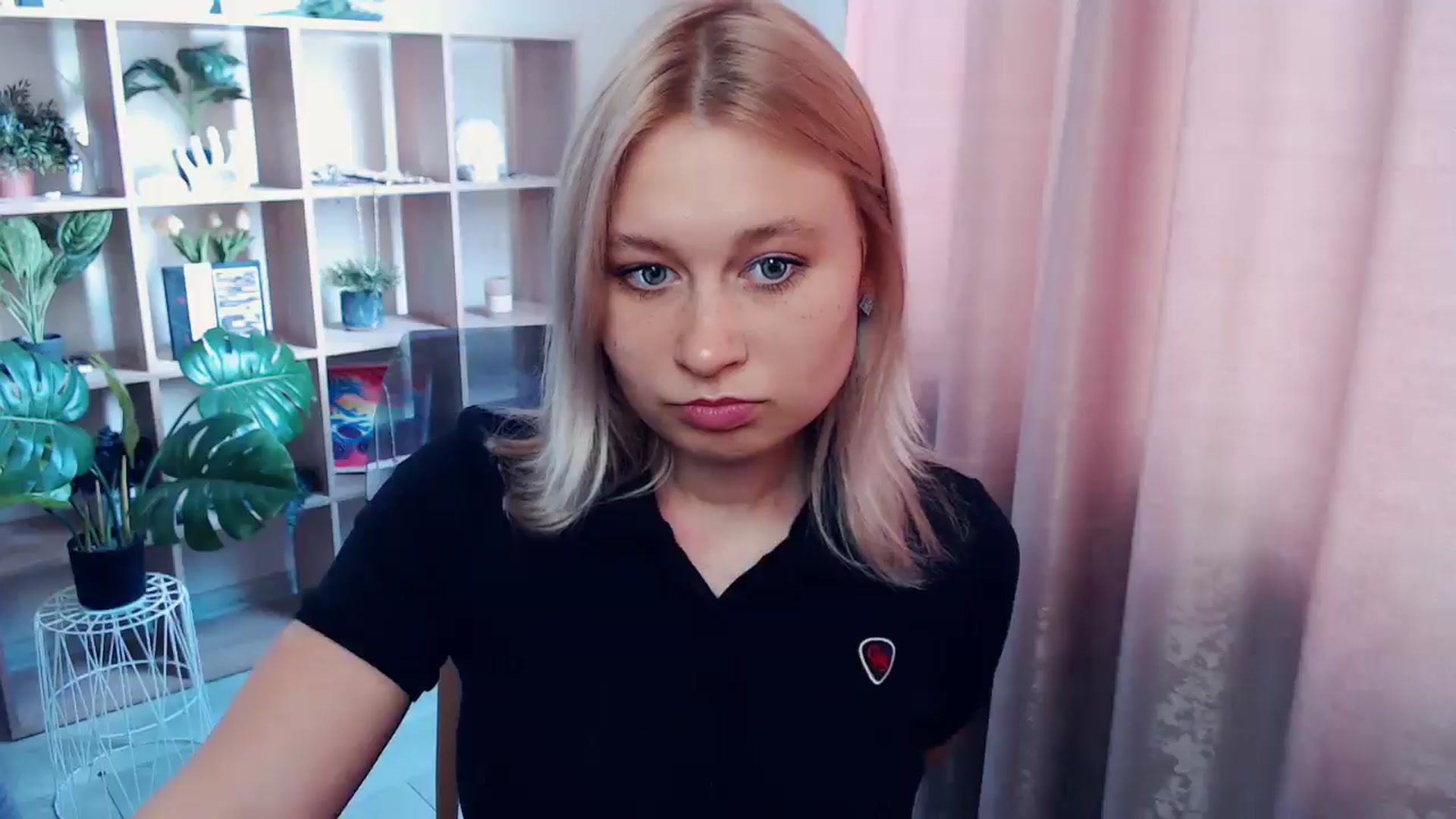 Gallery image thumbnail from Kukla_kolduna's myfreecams stream on, 05/24/2025, 10:37 image 15 of 20