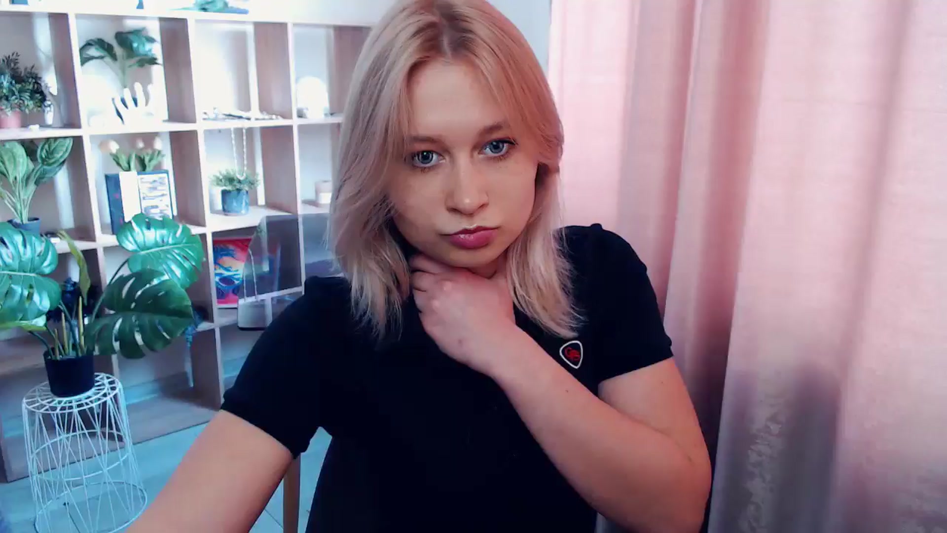 Gallery image thumbnail from Kukla_kolduna's myfreecams stream on, 05/24/2025, 10:37 image 10 of 20