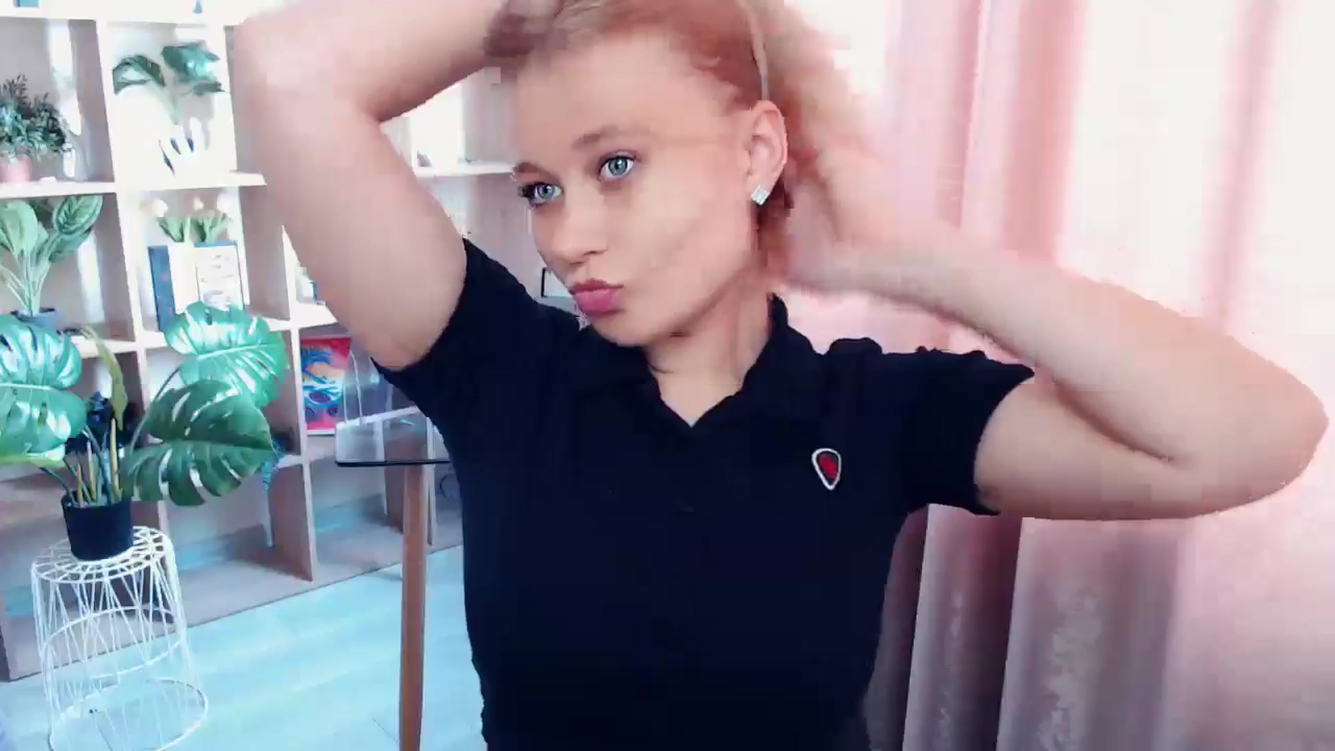 Gallery image thumbnail from Kukla_kolduna's myfreecams stream on, 05/24/2025, 10:37 image 9 of 20
