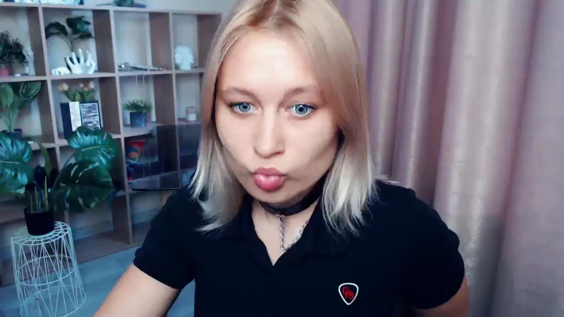 Gallery image thumbnail from Kukla_kolduna's myfreecams stream on, 05/24/2025, 17:00 image 10 of 20