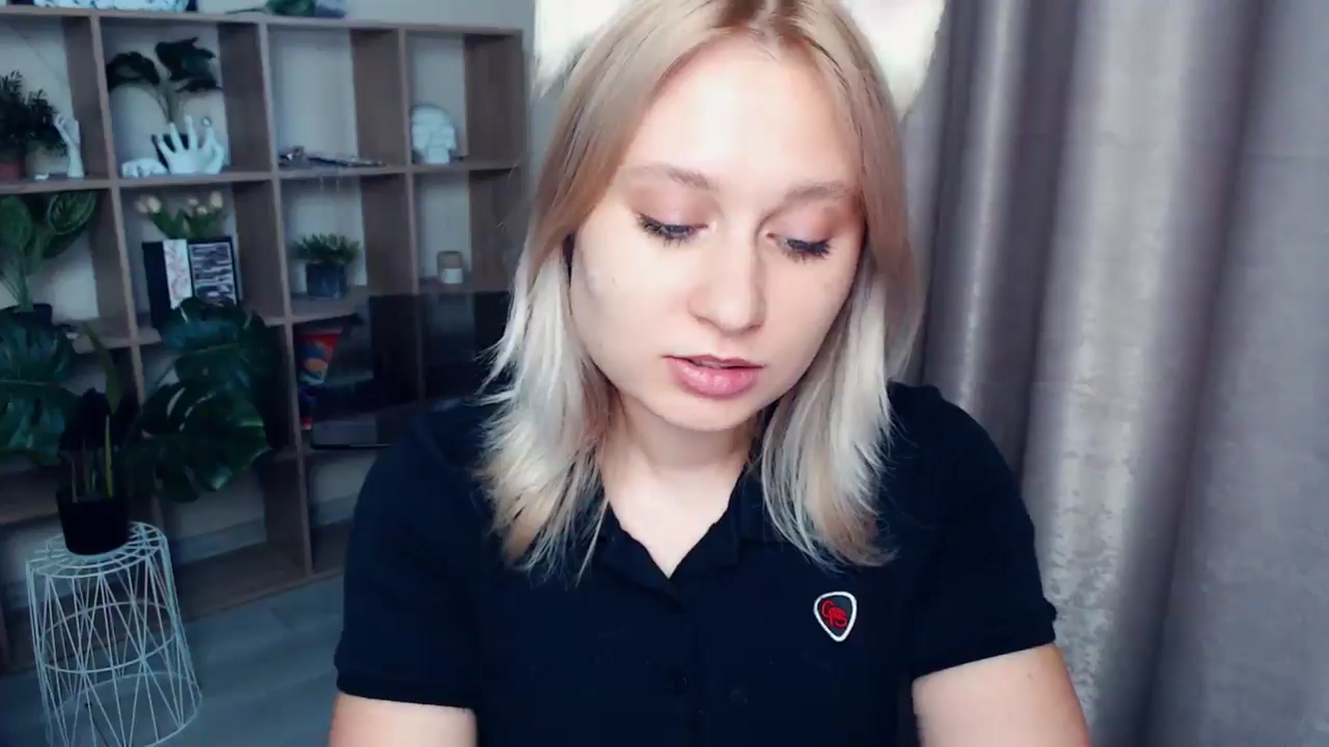 Gallery image thumbnail from Kukla_kolduna's myfreecams stream on, 05/24/2025, 17:00 image 16 of 20