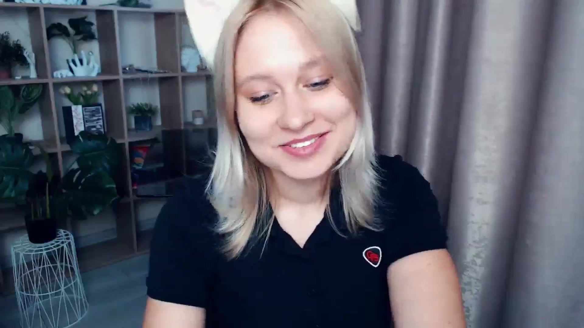 Gallery image thumbnail from Kukla_kolduna's myfreecams stream on, 05/24/2025, 17:00 image 17 of 20