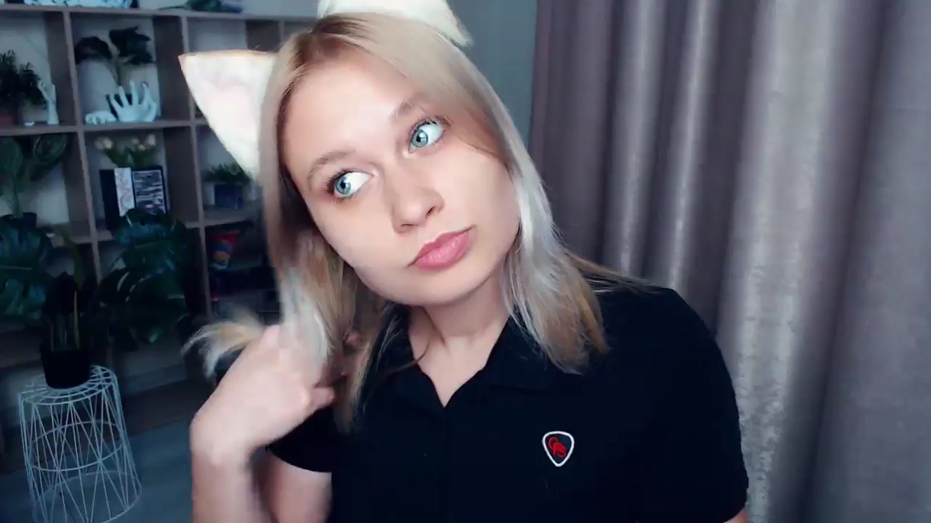 Gallery image thumbnail from Kukla_kolduna's myfreecams stream on, 05/24/2025, 17:00 image 15 of 20