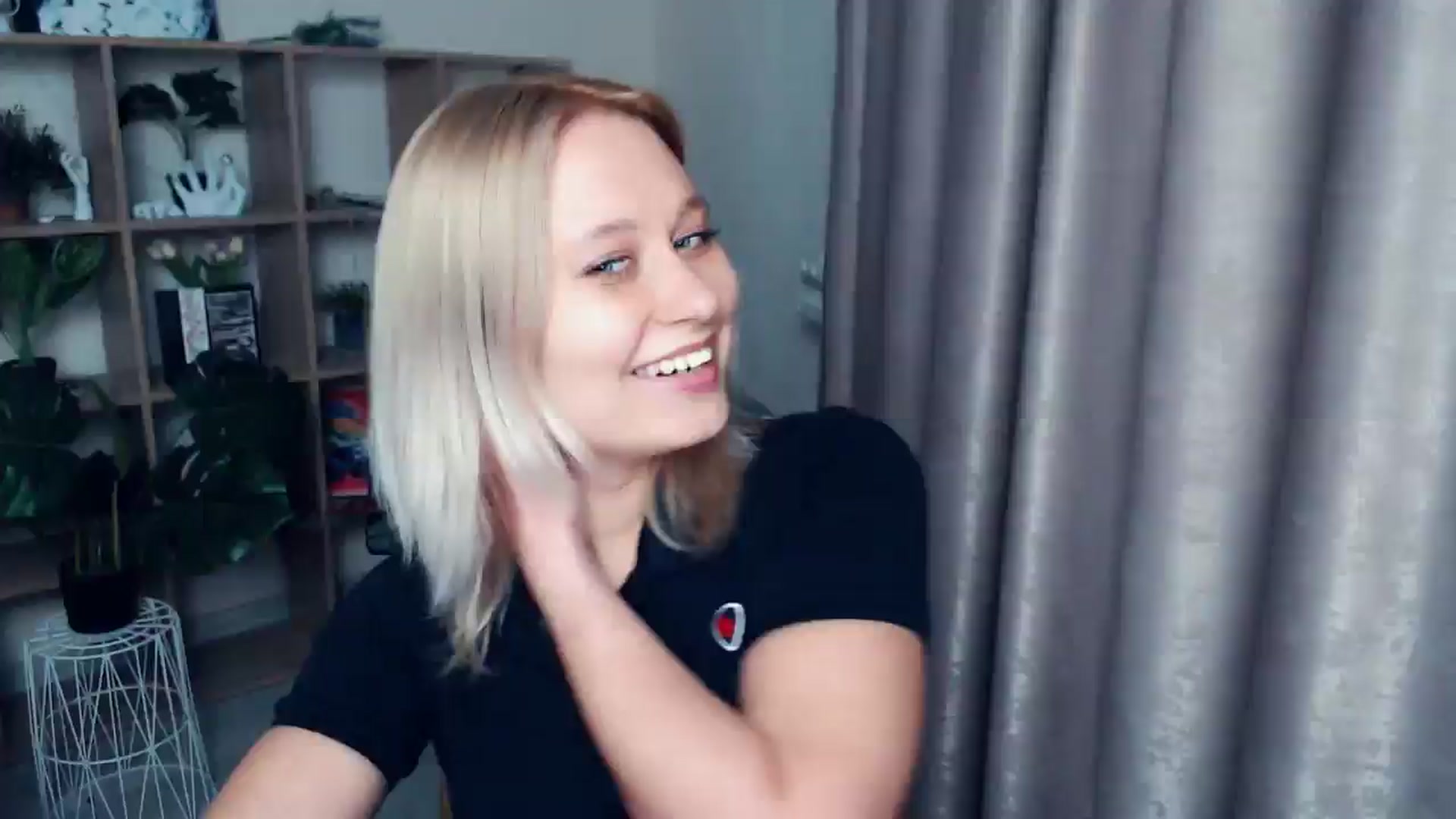 Gallery image thumbnail from Kukla_kolduna's myfreecams stream on, 05/24/2025, 18:15 image 9 of 20