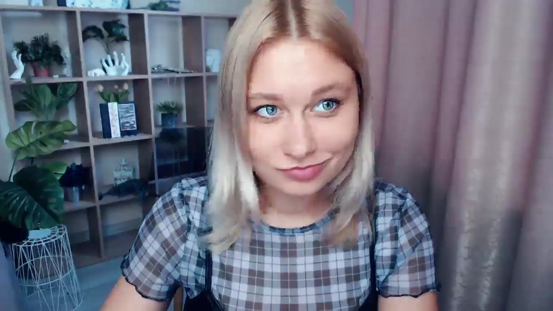Gallery image thumbnail from Kukla_kolduna's myfreecams stream on, 05/25/2025, 16:18 image 9 of 20