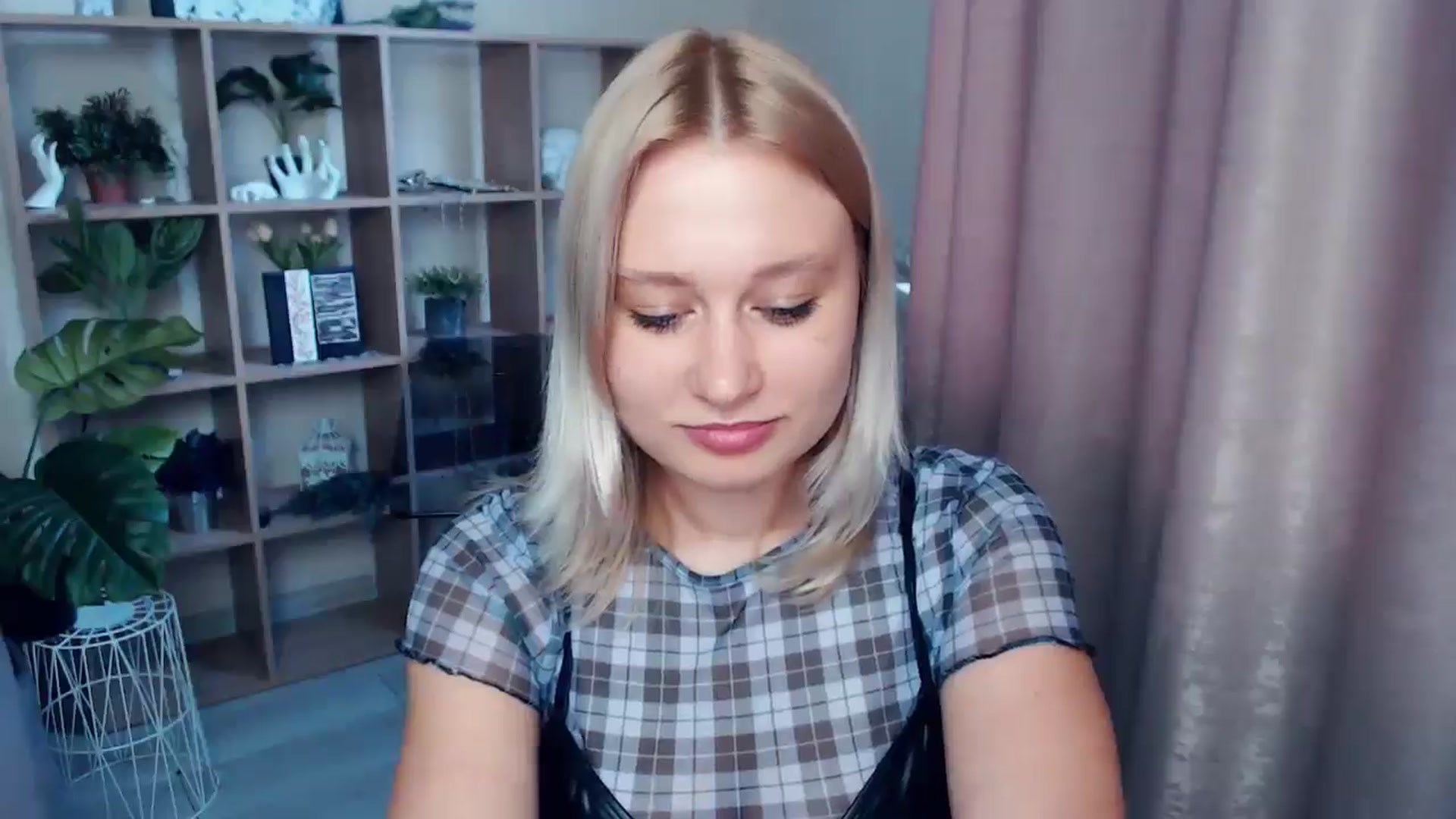 Gallery image thumbnail from Kukla_kolduna's myfreecams stream on, 05/25/2025, 16:18 image 20 of 20