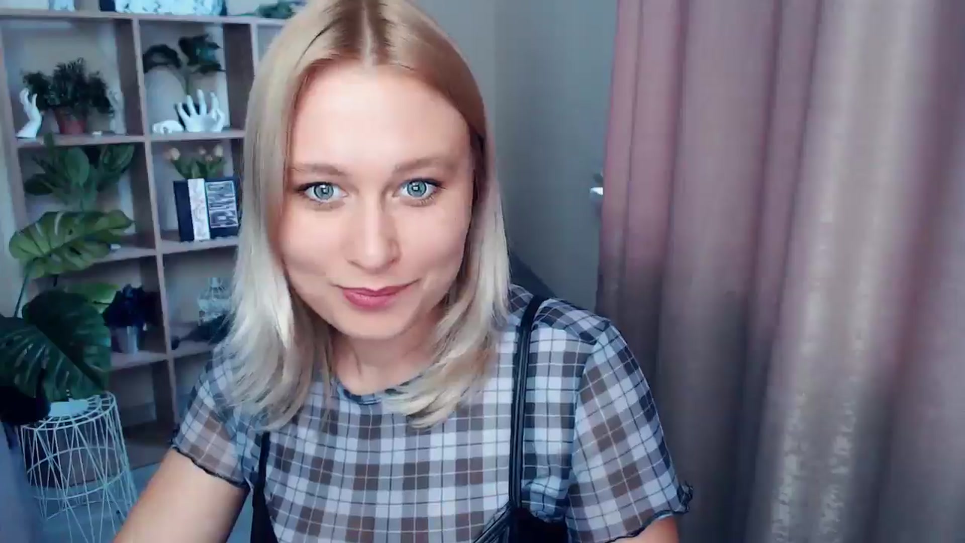 Gallery image thumbnail from Kukla_kolduna's myfreecams stream on, 05/25/2025, 16:18 image 16 of 20