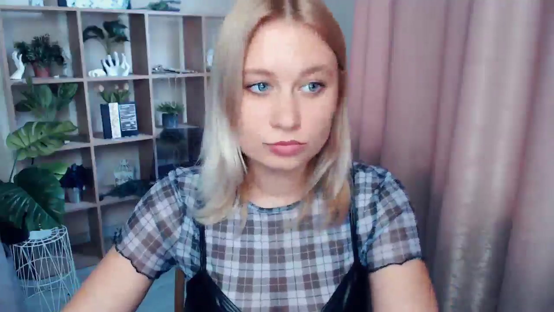 Gallery image thumbnail from Kukla_kolduna's myfreecams stream on, 05/25/2025, 16:18 image 5 of 20
