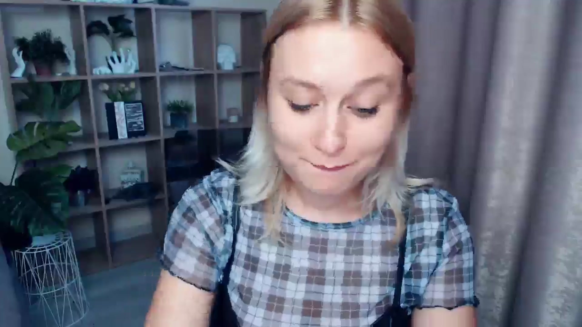 Gallery image thumbnail from Kukla_kolduna's myfreecams stream on, 05/25/2025, 17:02 image 16 of 20