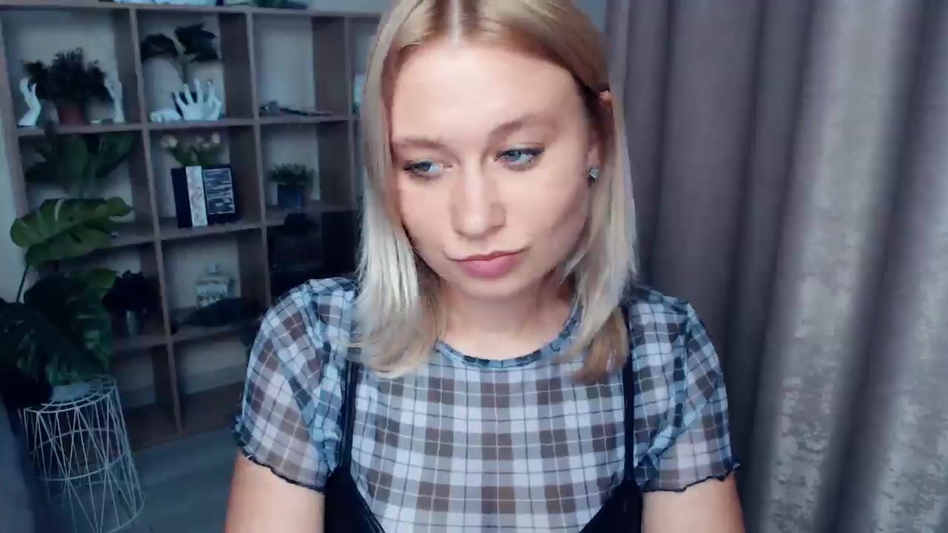 Gallery image thumbnail from Kukla_kolduna's myfreecams stream on, 05/25/2025, 17:02 image 3 of 20
