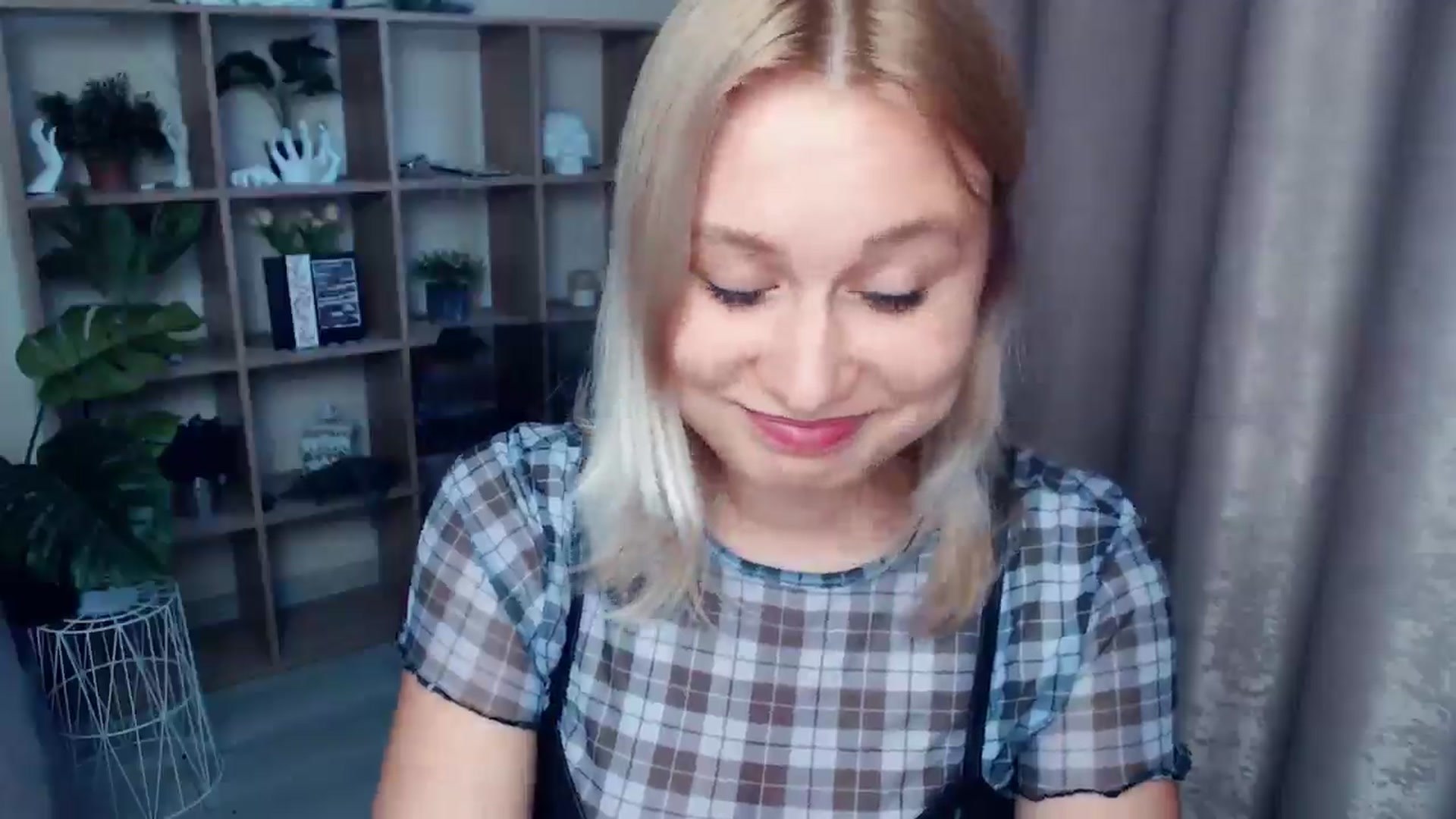 Gallery image thumbnail from Kukla_kolduna's myfreecams stream on, 05/25/2025, 17:02 image 14 of 20
