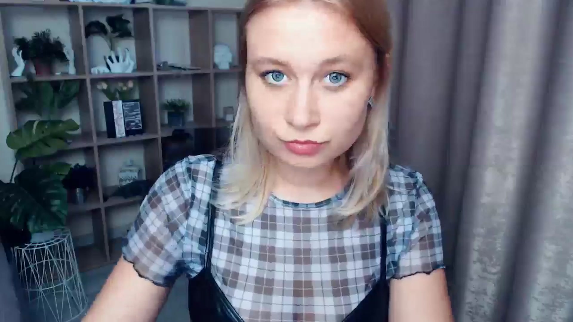 Gallery image thumbnail from Kukla_kolduna's myfreecams stream on, 05/25/2025, 17:02 image 7 of 20