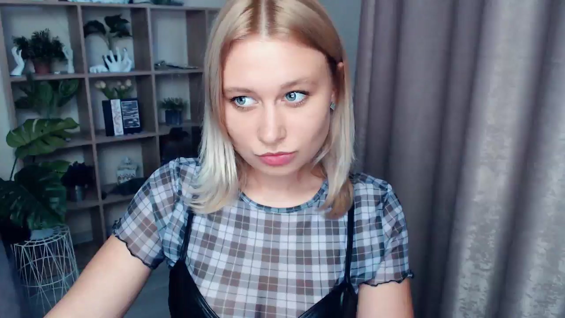 Gallery image thumbnail from Kukla_kolduna's myfreecams stream on, 05/25/2025, 17:02 image 2 of 20