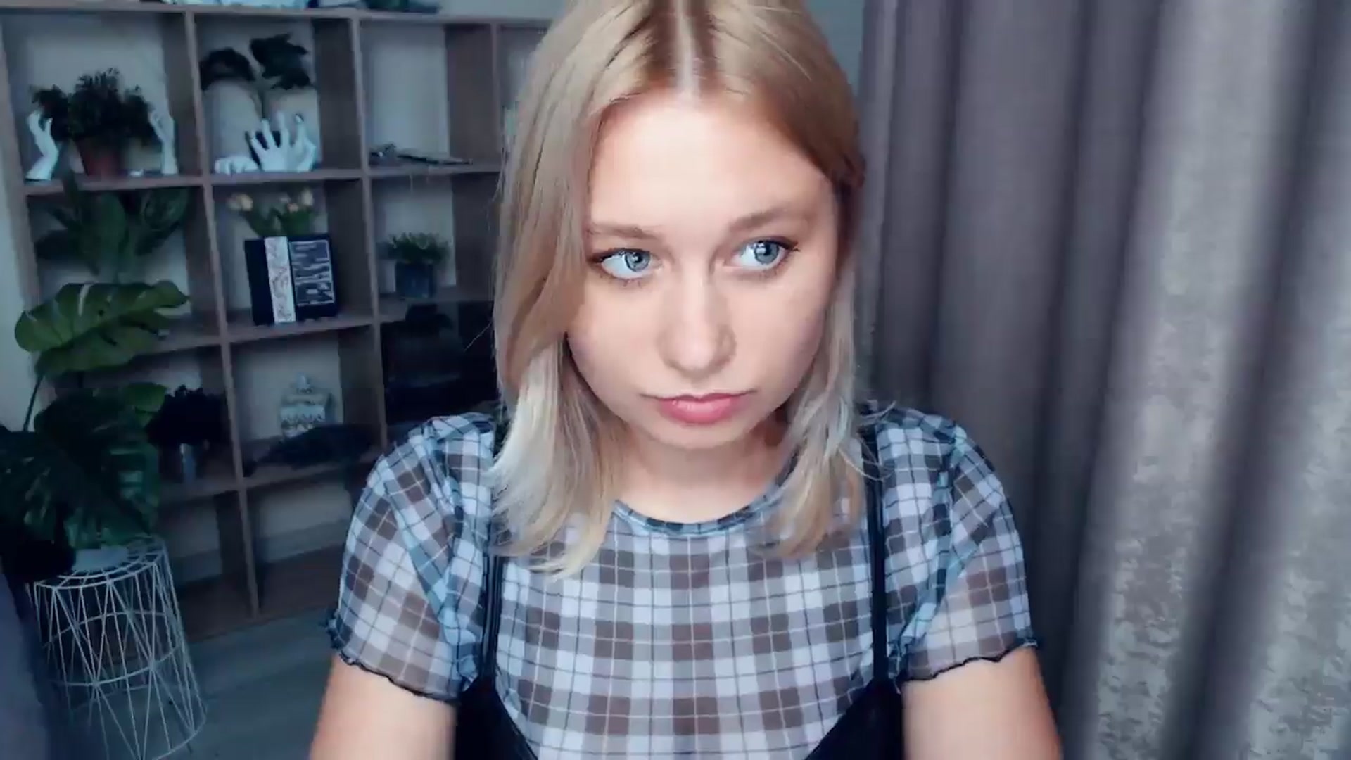 Gallery image thumbnail from Kukla_kolduna's myfreecams stream on, 05/25/2025, 17:02 image 5 of 20