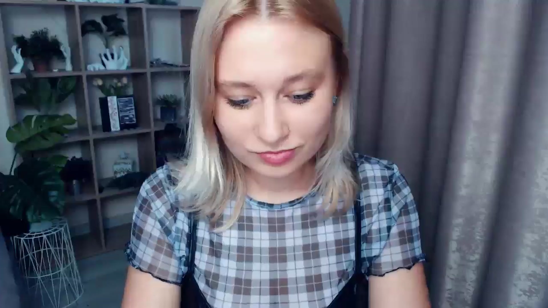 Gallery image thumbnail from Kukla_kolduna's myfreecams stream on, 05/25/2025, 17:02 image 8 of 20